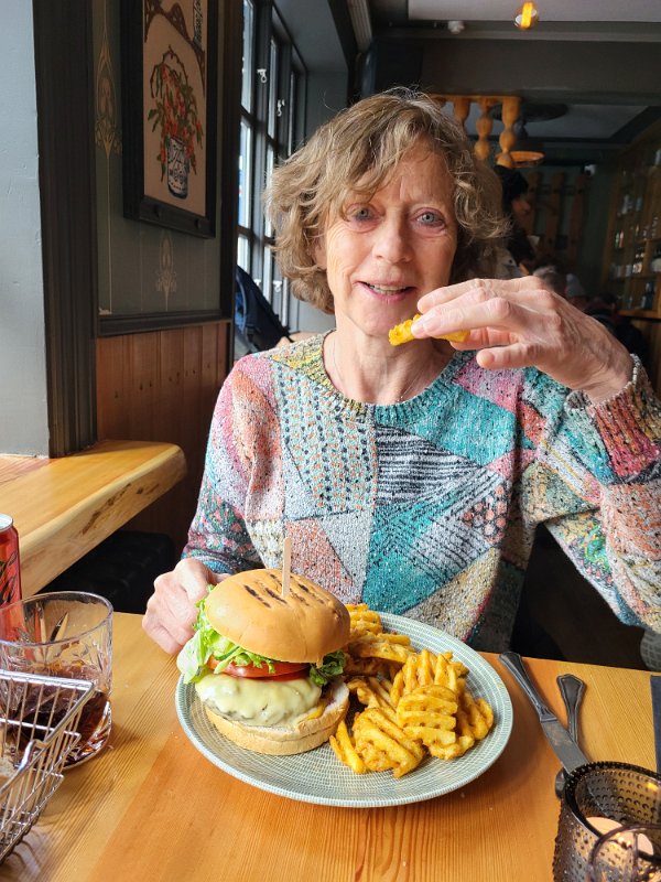 Reykjavík - Thea enjoying her hamburger